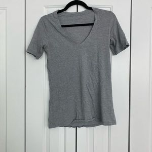 Grey lululemon t-shirt. Size 6